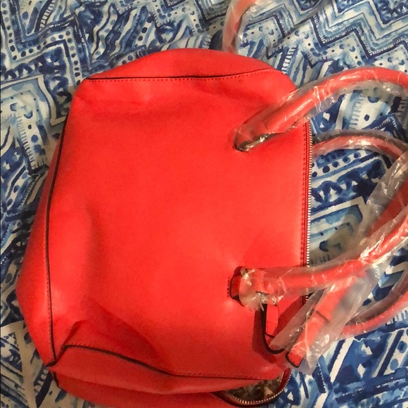 Guess Bag - Picture 6 of 6